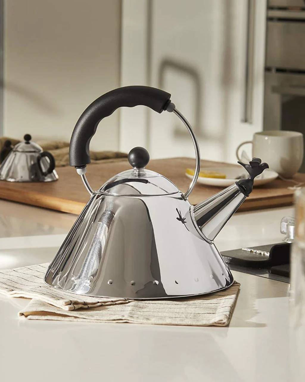 Alessi 9093 Stainless Steel Kettle - Image 3