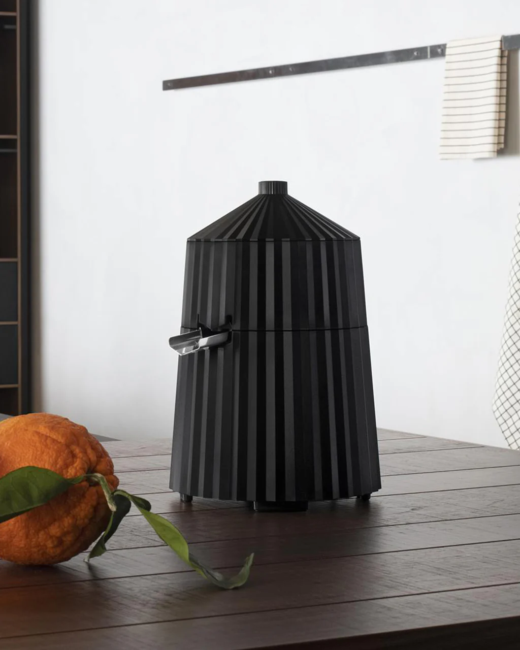 Alessi Plisse Electric Citrus Squeezer - Image 5