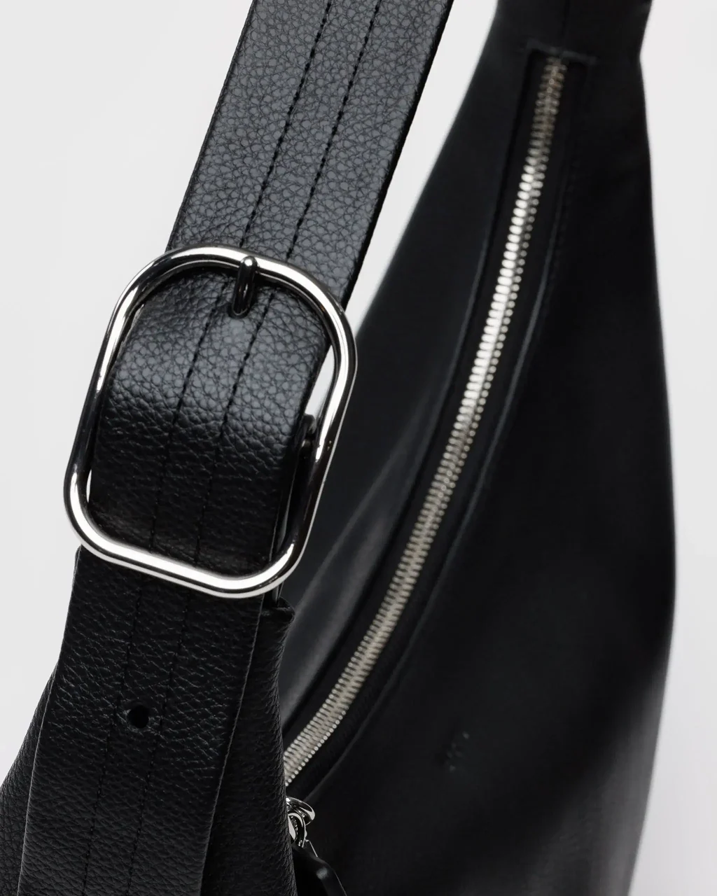 Baggu Recycled Leather Shoulder Bag - Image 4