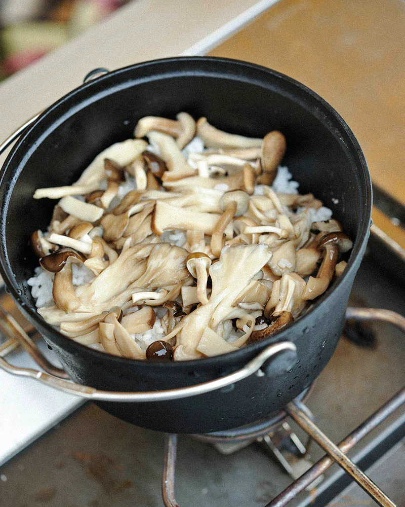 Snow Peak Cast Iron Duo Cooker - Image 2