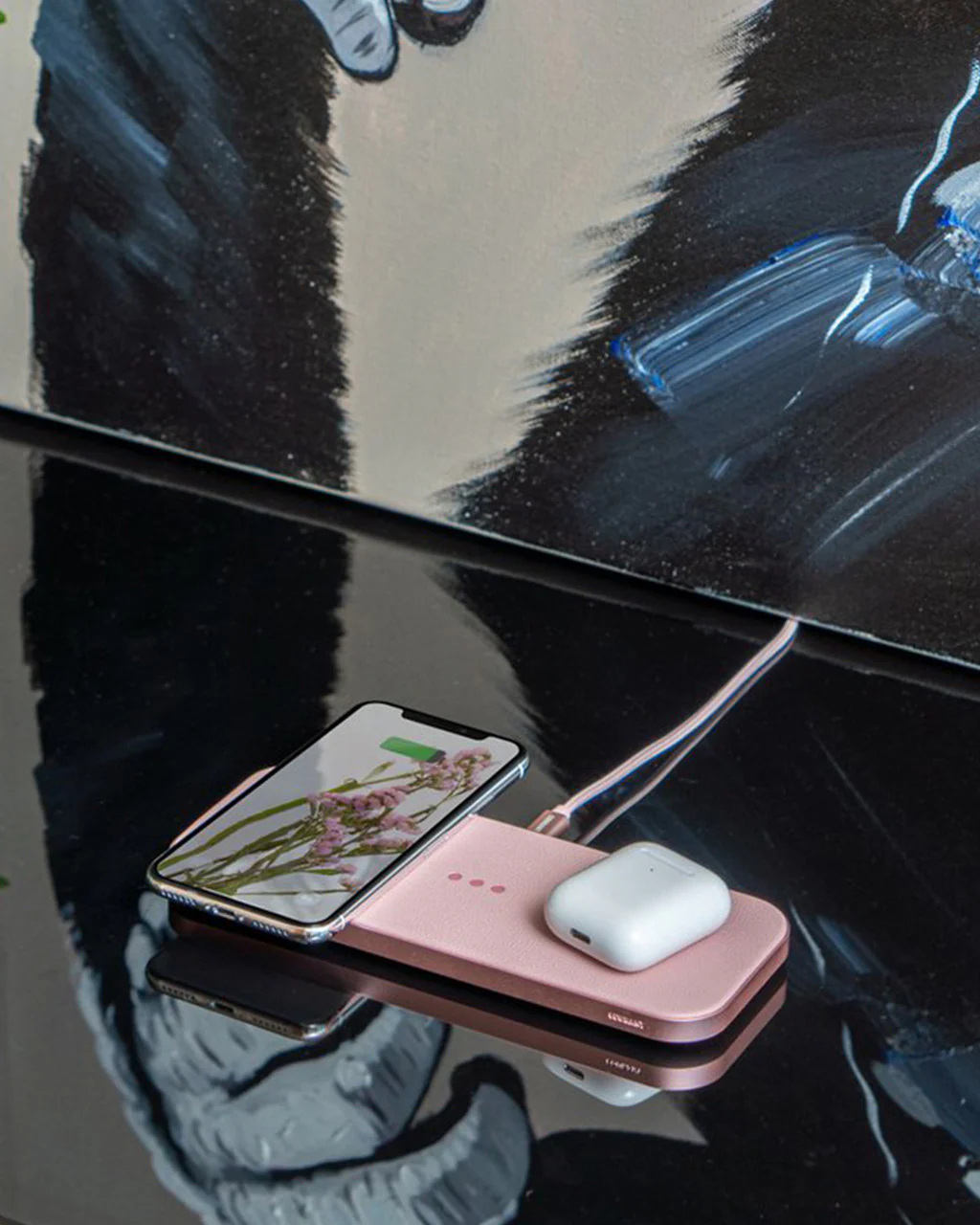 Courant Catch:2 Wireless Charger - Image 12