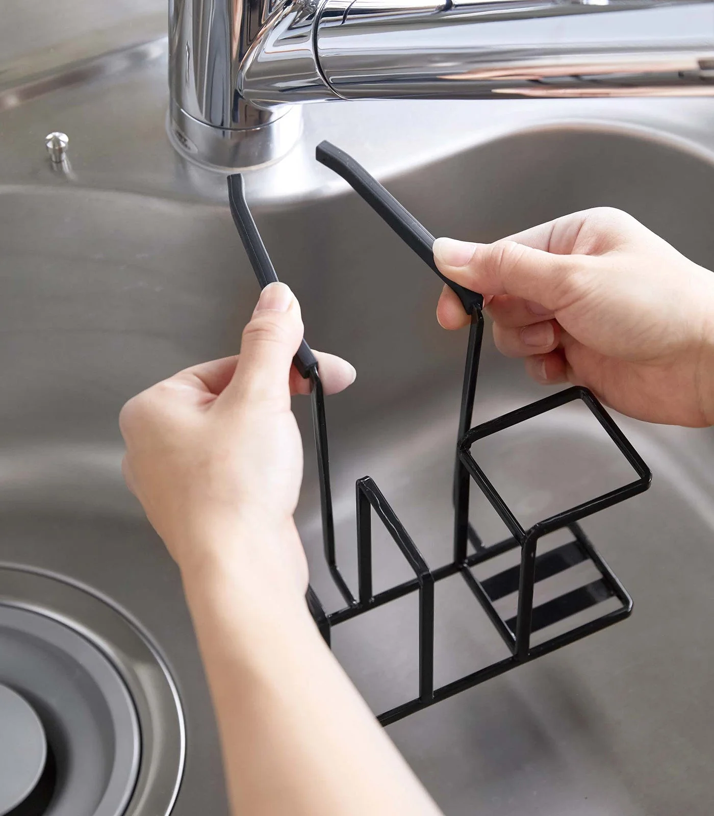 Yamazaki Home Faucet-Hanging Sponge and Brush Holder - Image 12
