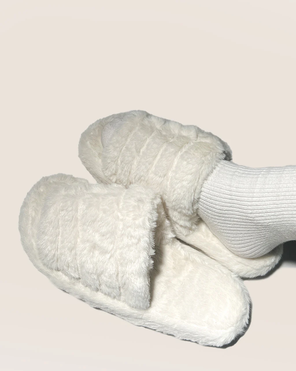 Katydid Faux Fur Slippers - Image 5