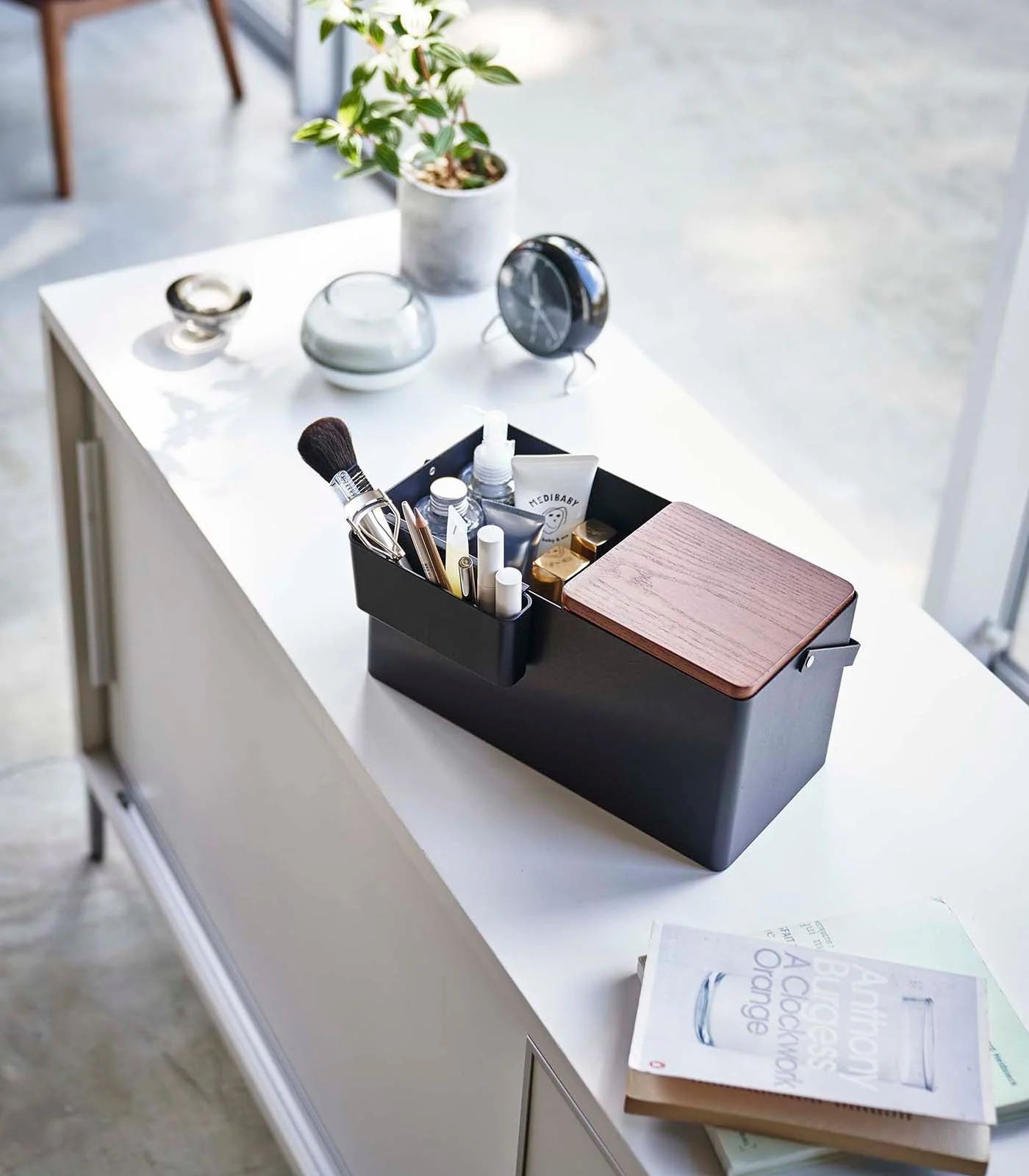 Yamazaki Home Makeup Organizer with Mirror - Image 13