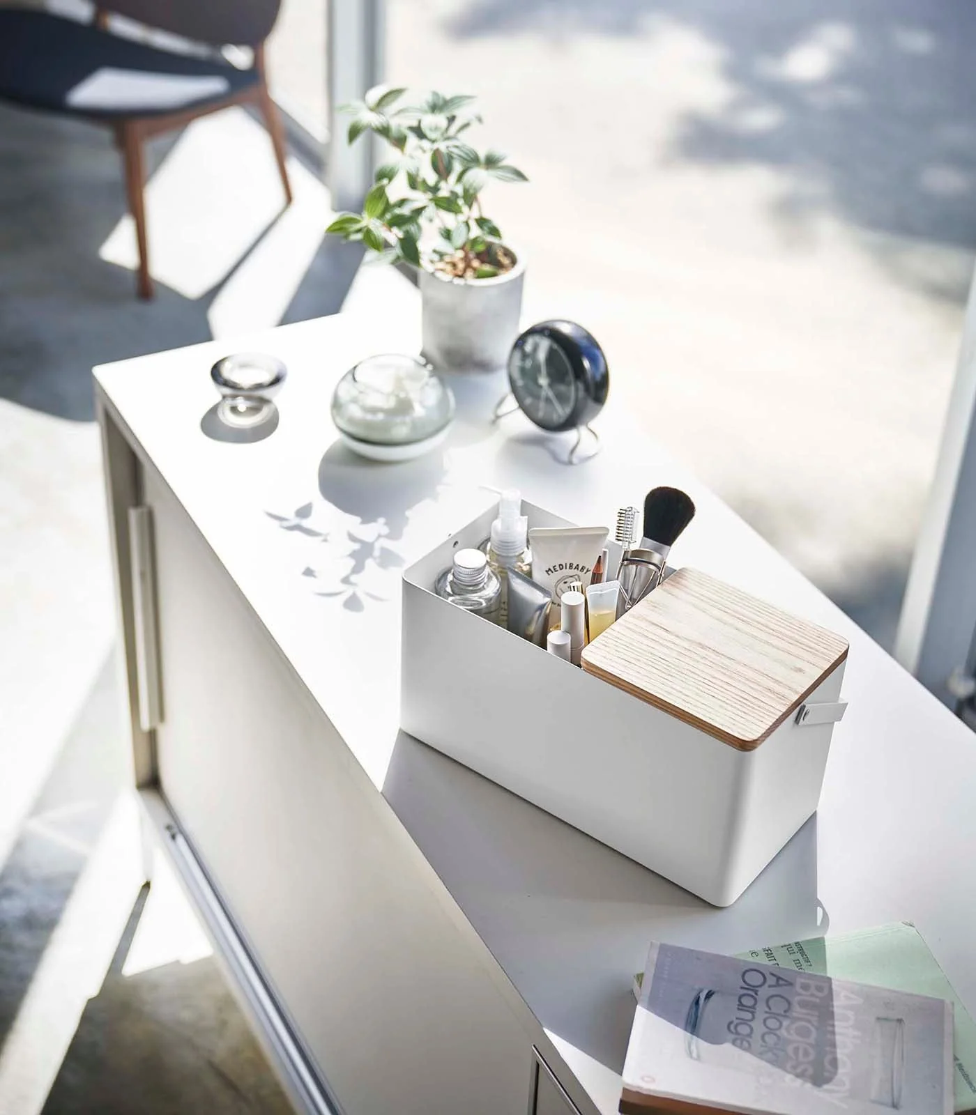 Yamazaki Home Makeup Organizer with Mirror - Image 6