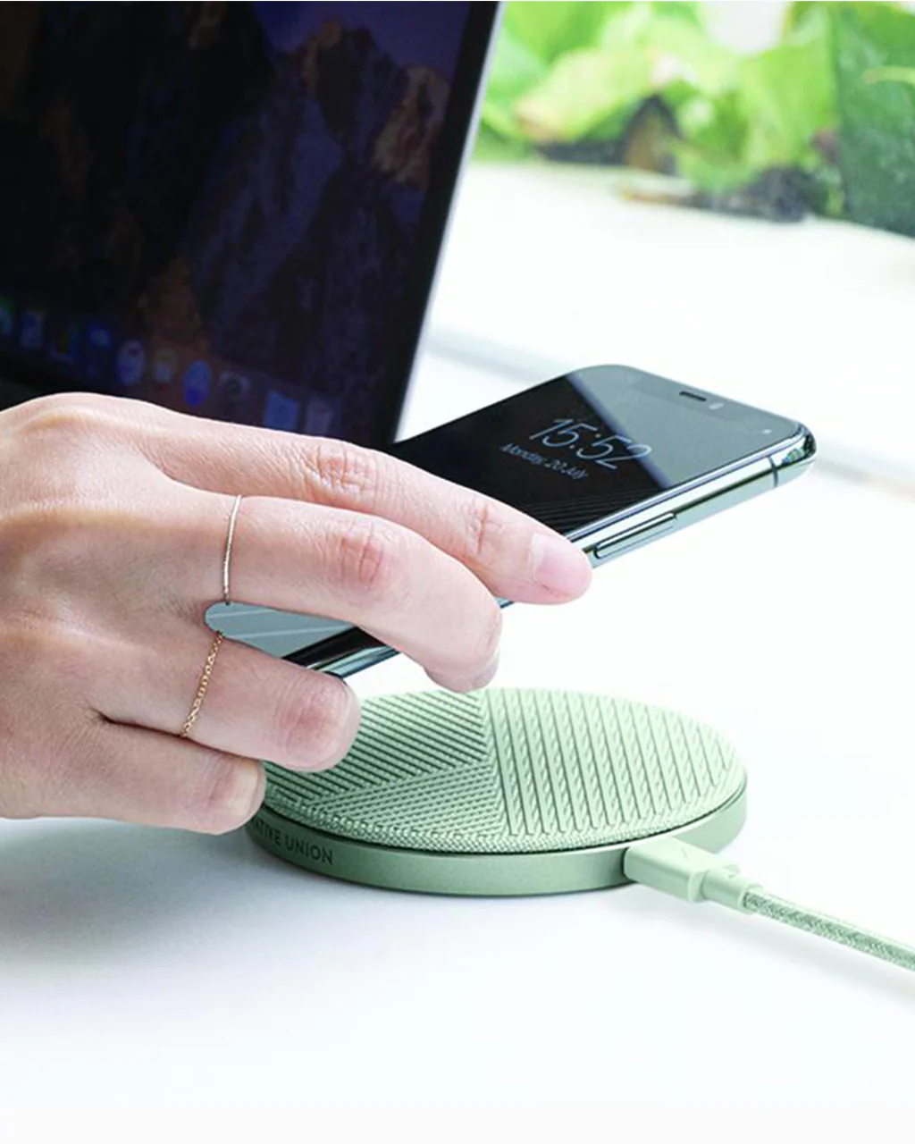 Native Union Drop Wireless Charger - Image 16