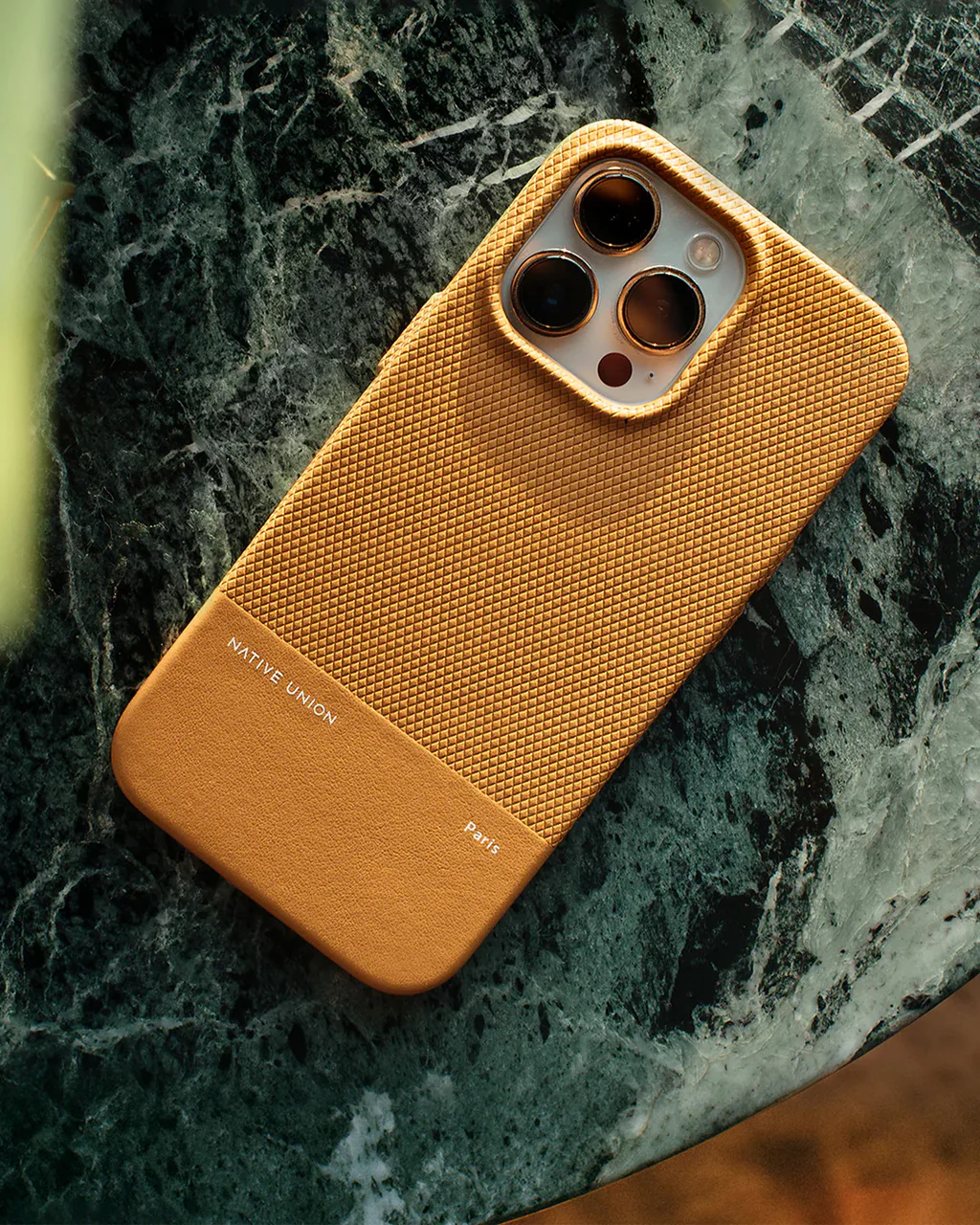 Native Union (Re)Classic Case for iPhone 15Pro - Image 11