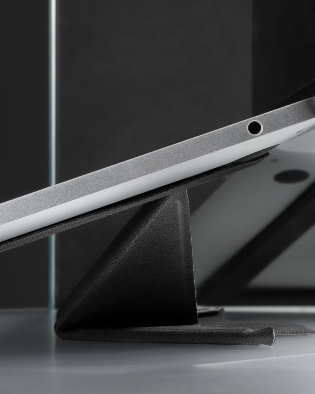 Native Union Rise Laptop Stand - Image 3