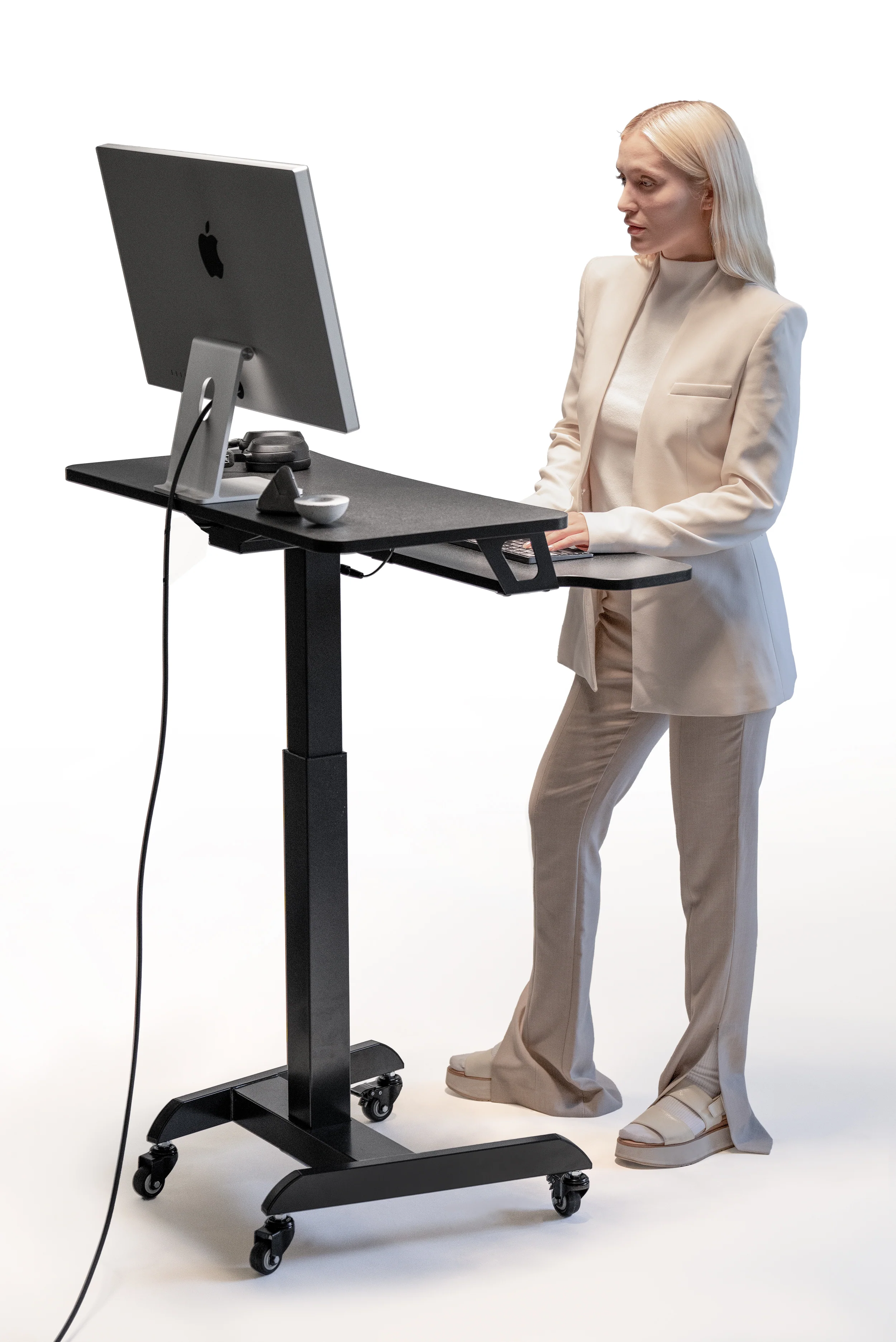 OCOMMO Mobile Auto Rise Desk with Keyboard Tray - Image 6