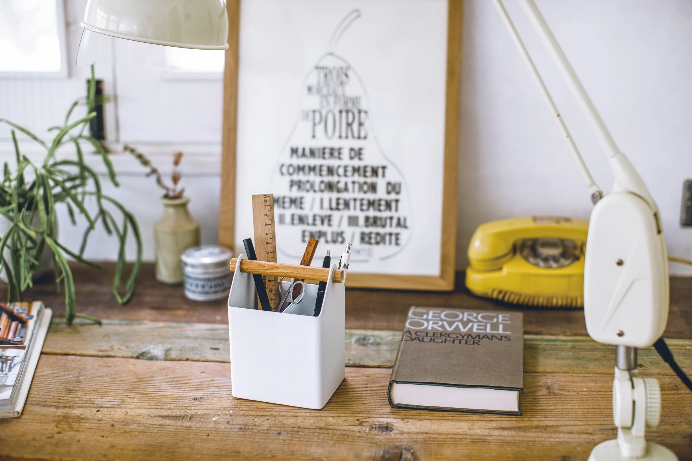 Yamazaki Home Small Pen and Desk Organizer - Image 4