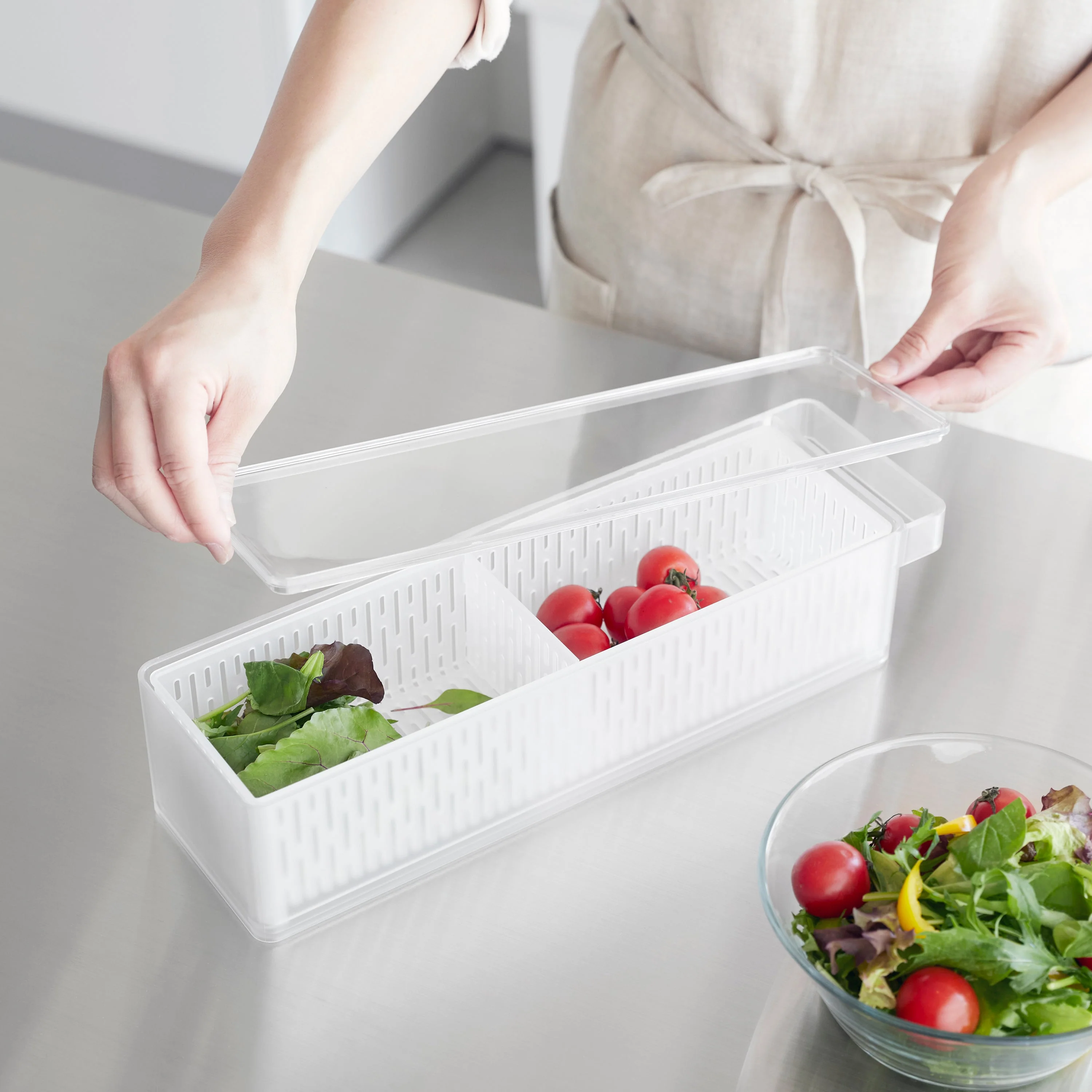 Yamazaki Home Refrigerator Colander with Lid and Divider - Image 2