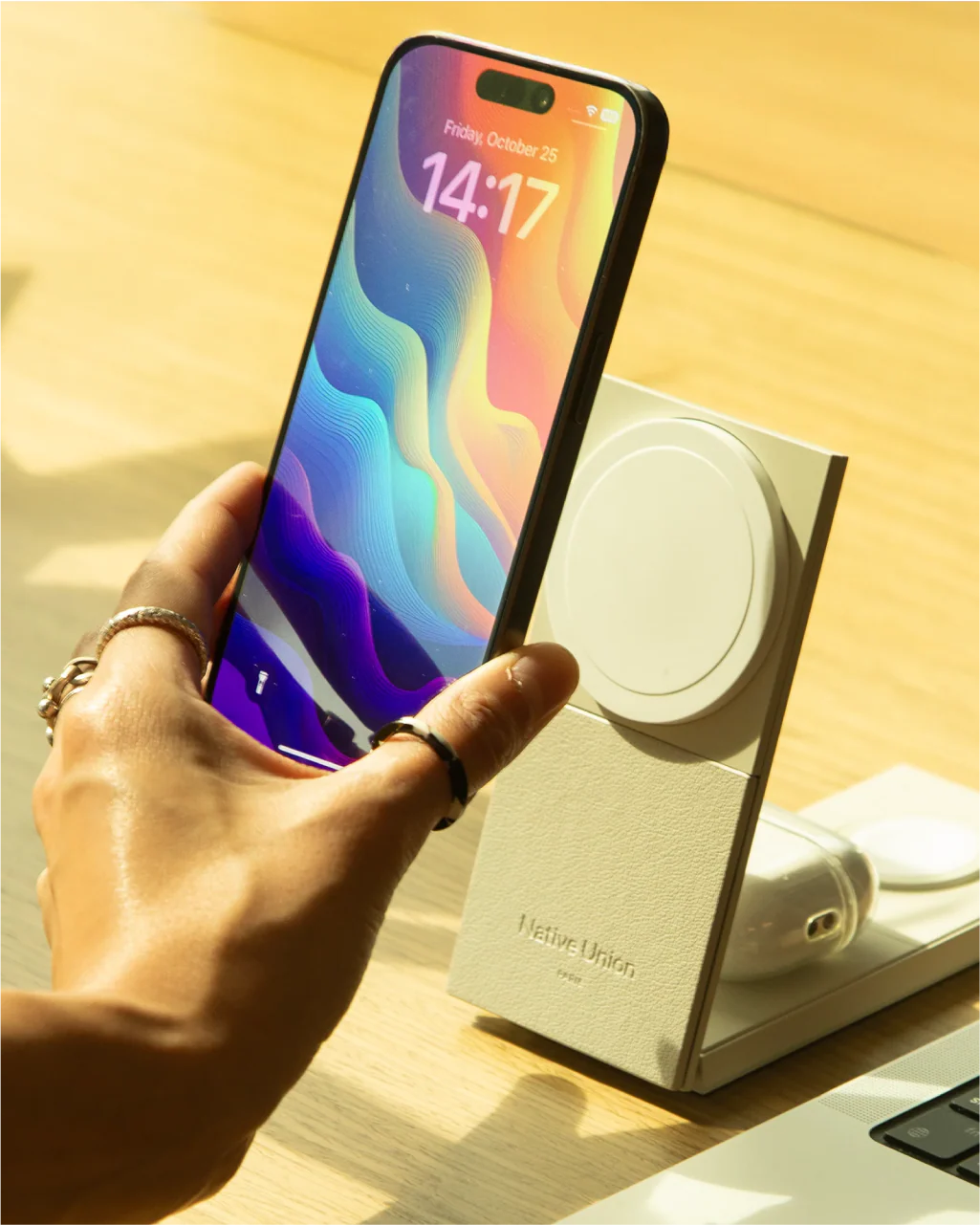 Native Union Rise 3-in-1 Magnetic Wireless Charger - Image 21