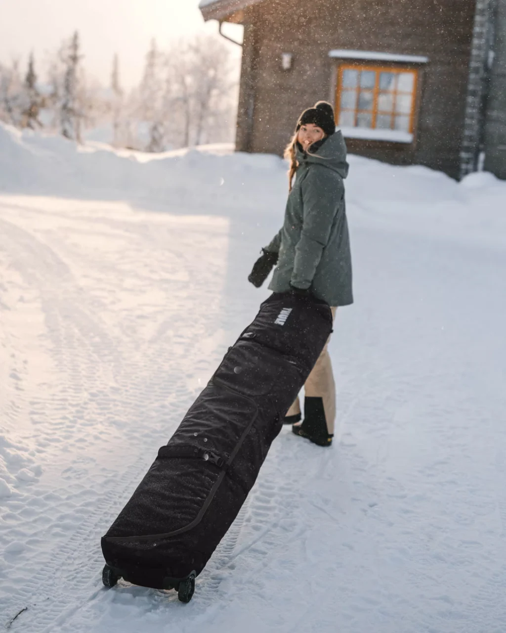 Thule Roundtrip Rolling Snowboard Bag 165cm - Image 13