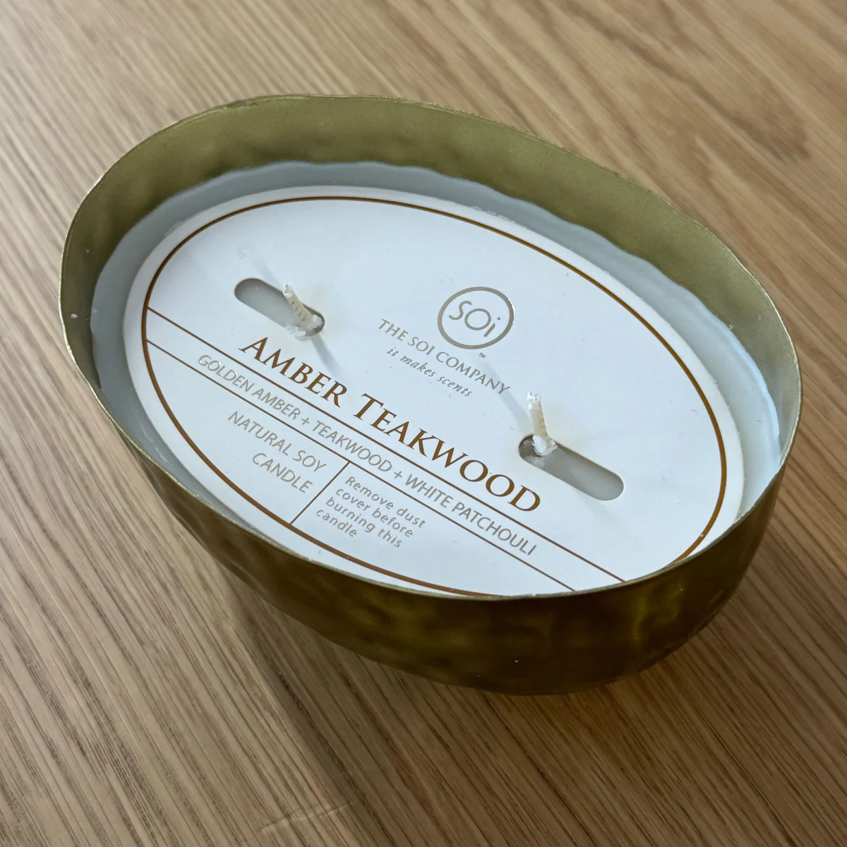 The SOi Company Amber and Teakwood Candle | 18oz Metal - Image 4