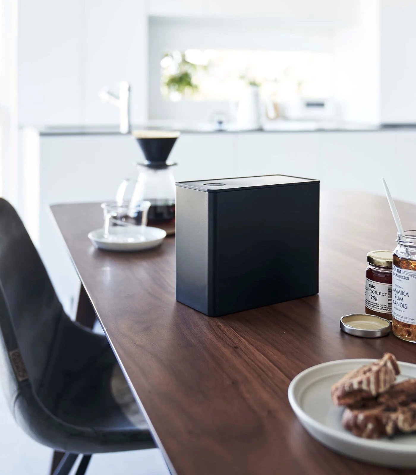 Yamazaki Home Vacuum-Sealing Coffee Storage - Image 15