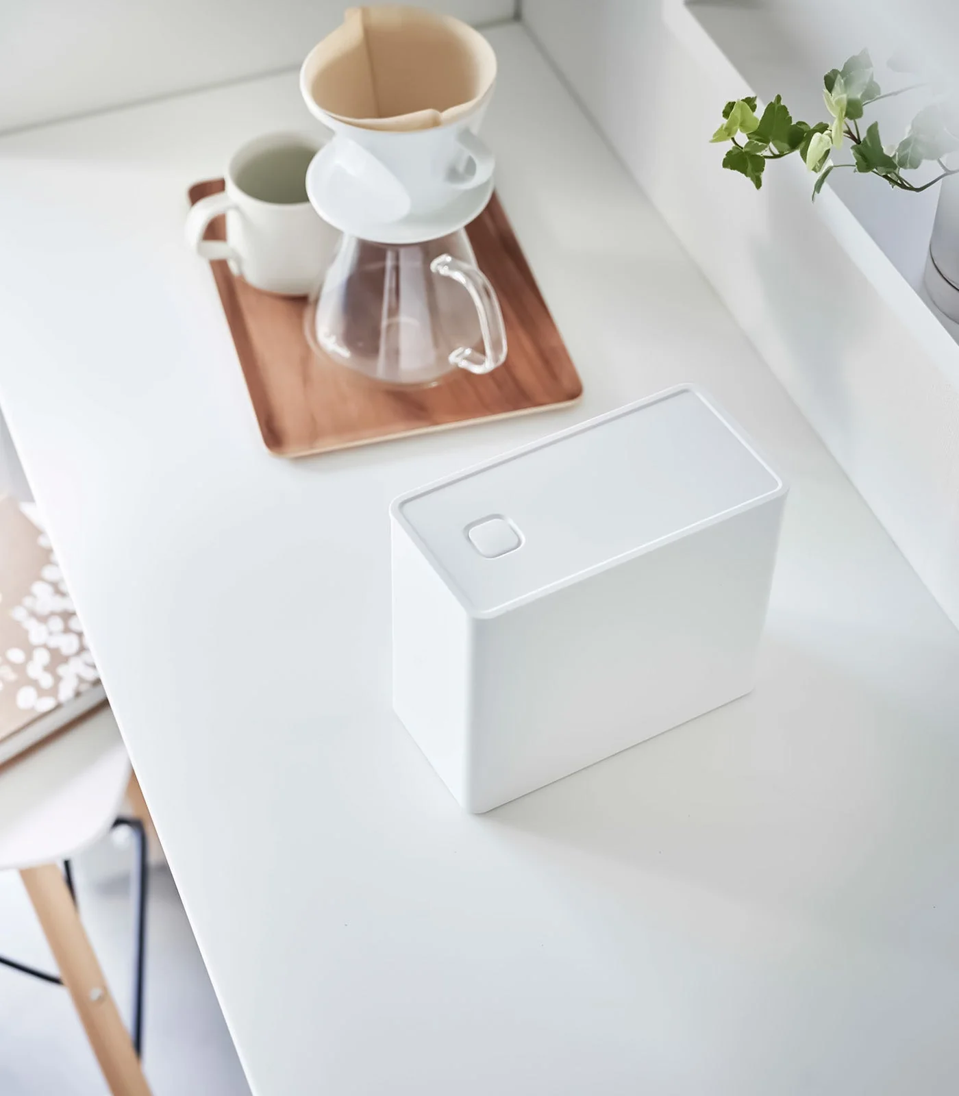 Yamazaki Home Vacuum-Sealing Coffee Storage - Image 3