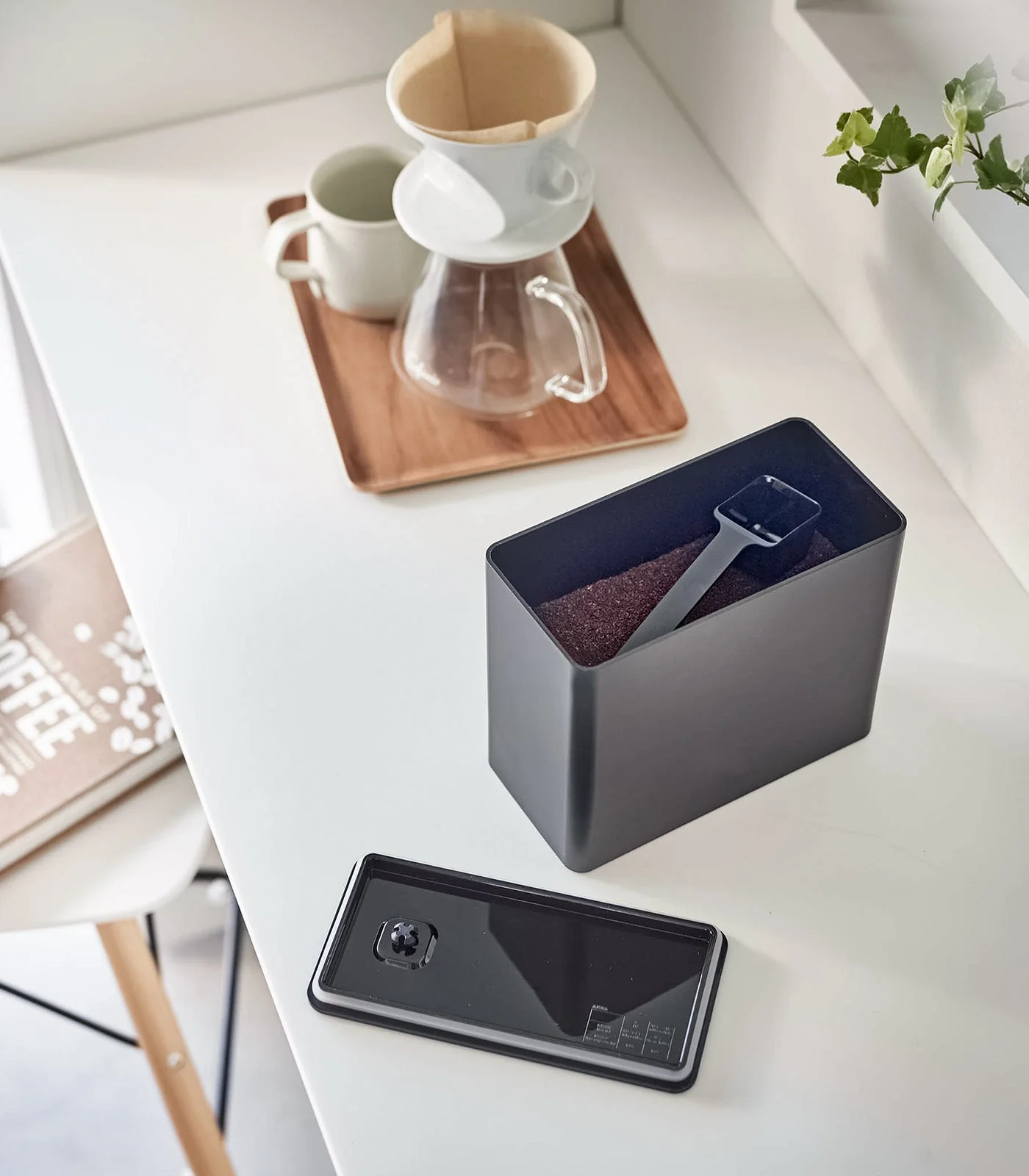 Yamazaki Home Vacuum-Sealing Coffee Storage - Image 9